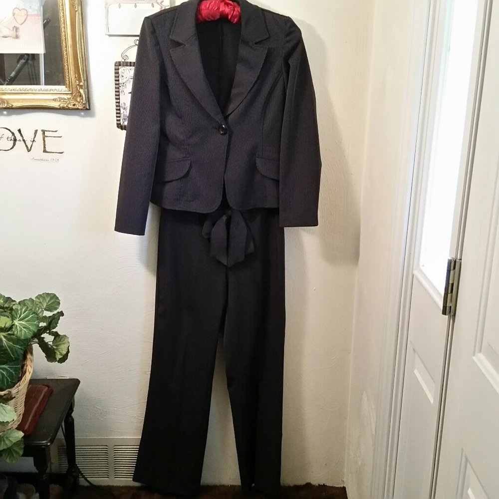 My Valentine 2 pc pantsuit, pants and jacket, 6P